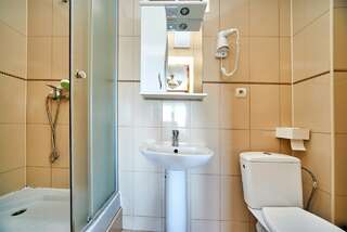 Гостиница Башня Севастополь Стандартный 2-х местный номер с двуспальной кроватью-5