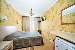 Гостиница Башня Севастополь Стандартный 2-х местный номер с двуспальной кроватью-4